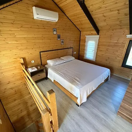 101 Guen Kiralik House Kayacik Hébergement de vacances *