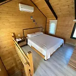 101 Guen Kiralik House Kayacik 別荘 *